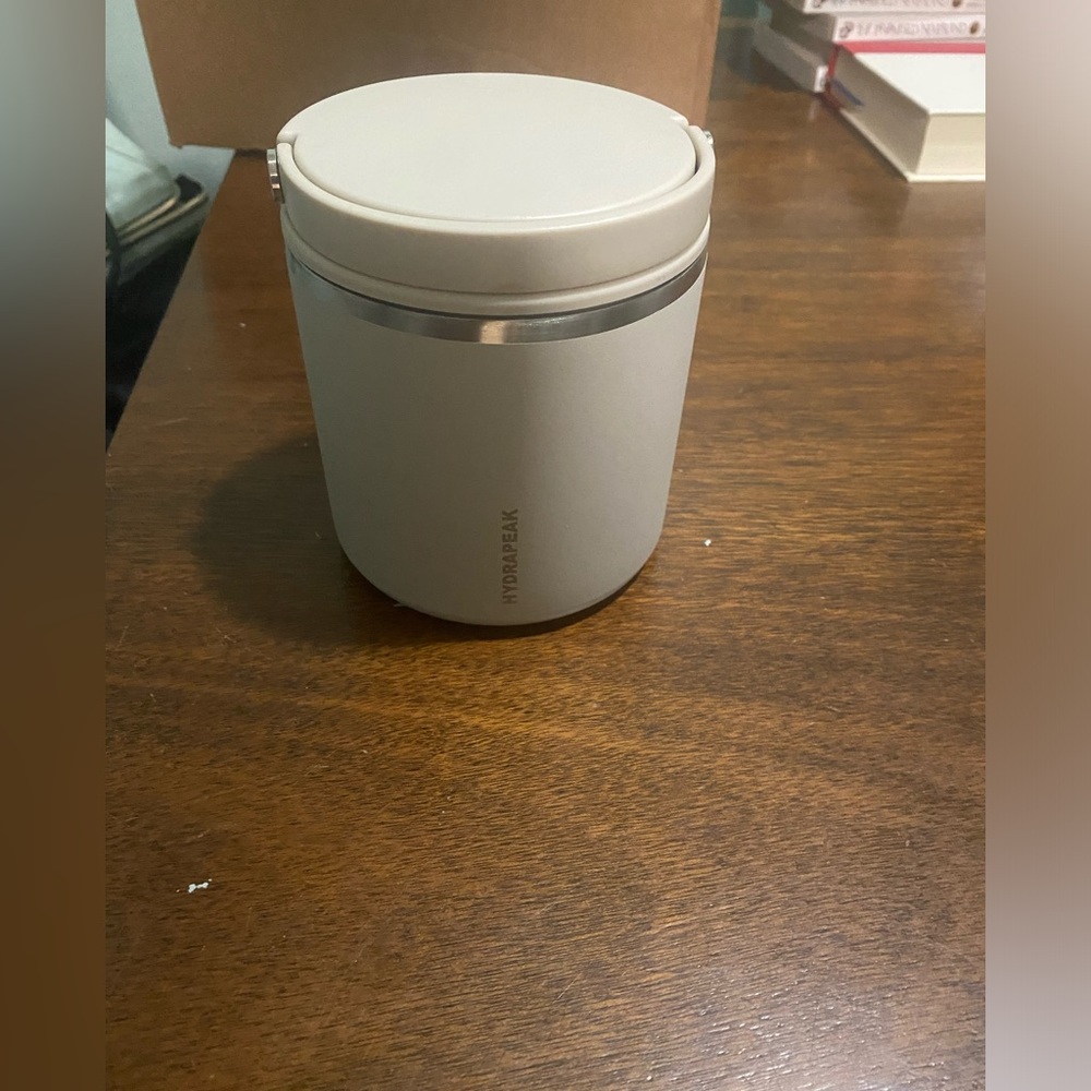 HYDRAPEAK- 25 oz Food Storage Container NWOT